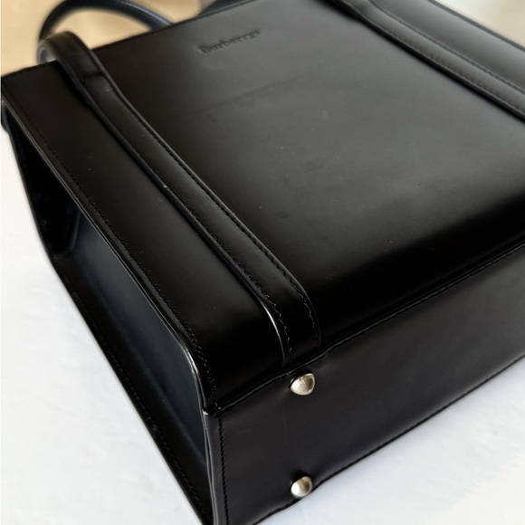 AUTHENTIC/VINTAGE BURBERRY NOVA CHECK LEATHER HANDBAG BY SANYO SHOKAI. - Picture 7 of 17